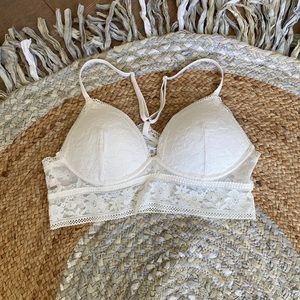Victoria’s Secret Lace Bralette in White size Medium